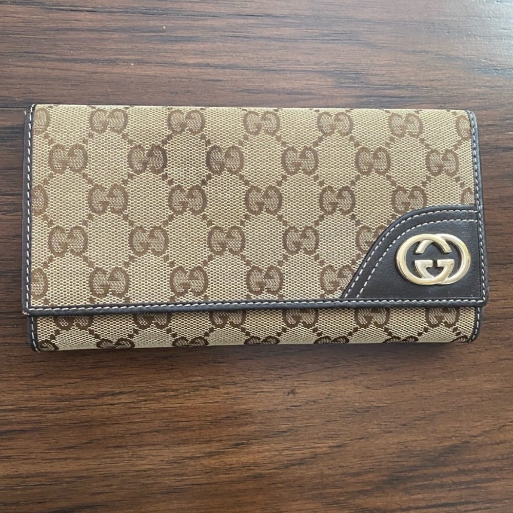 Long GUCCi wallet
